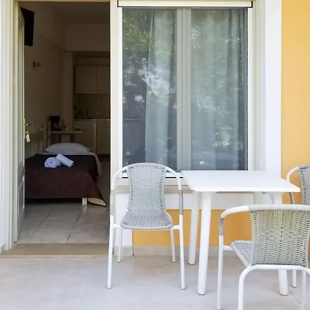 Aparthotel Mirabello Dassia (Corfu)